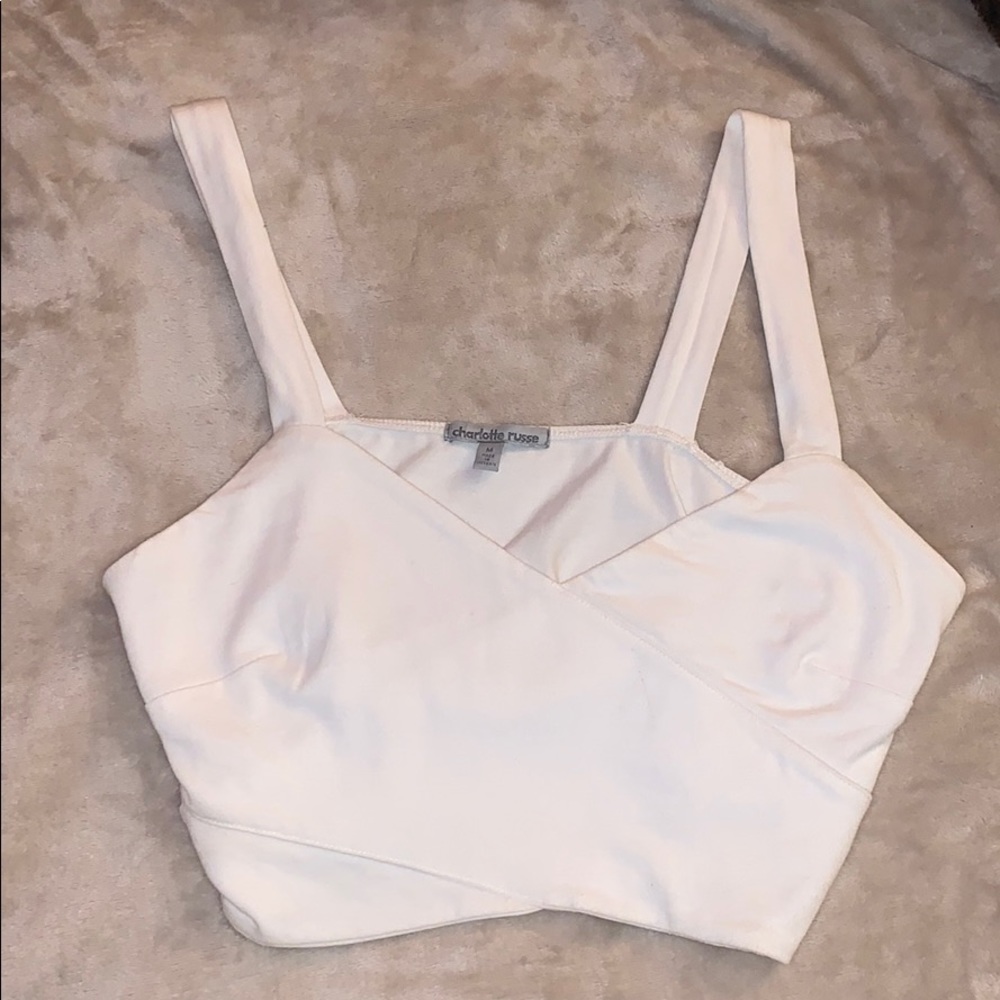 ❌SOLD❌ Cute white crop top✨✨